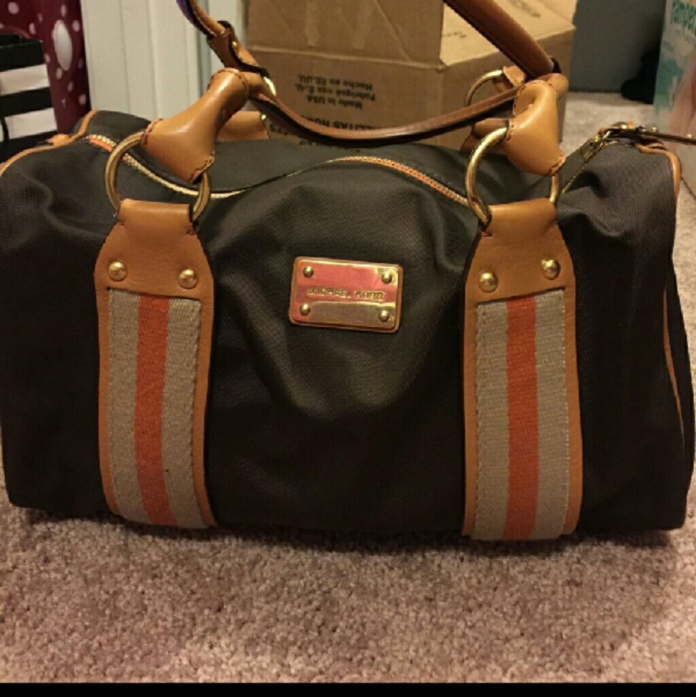 Super cute authentic Michael Kors handbag